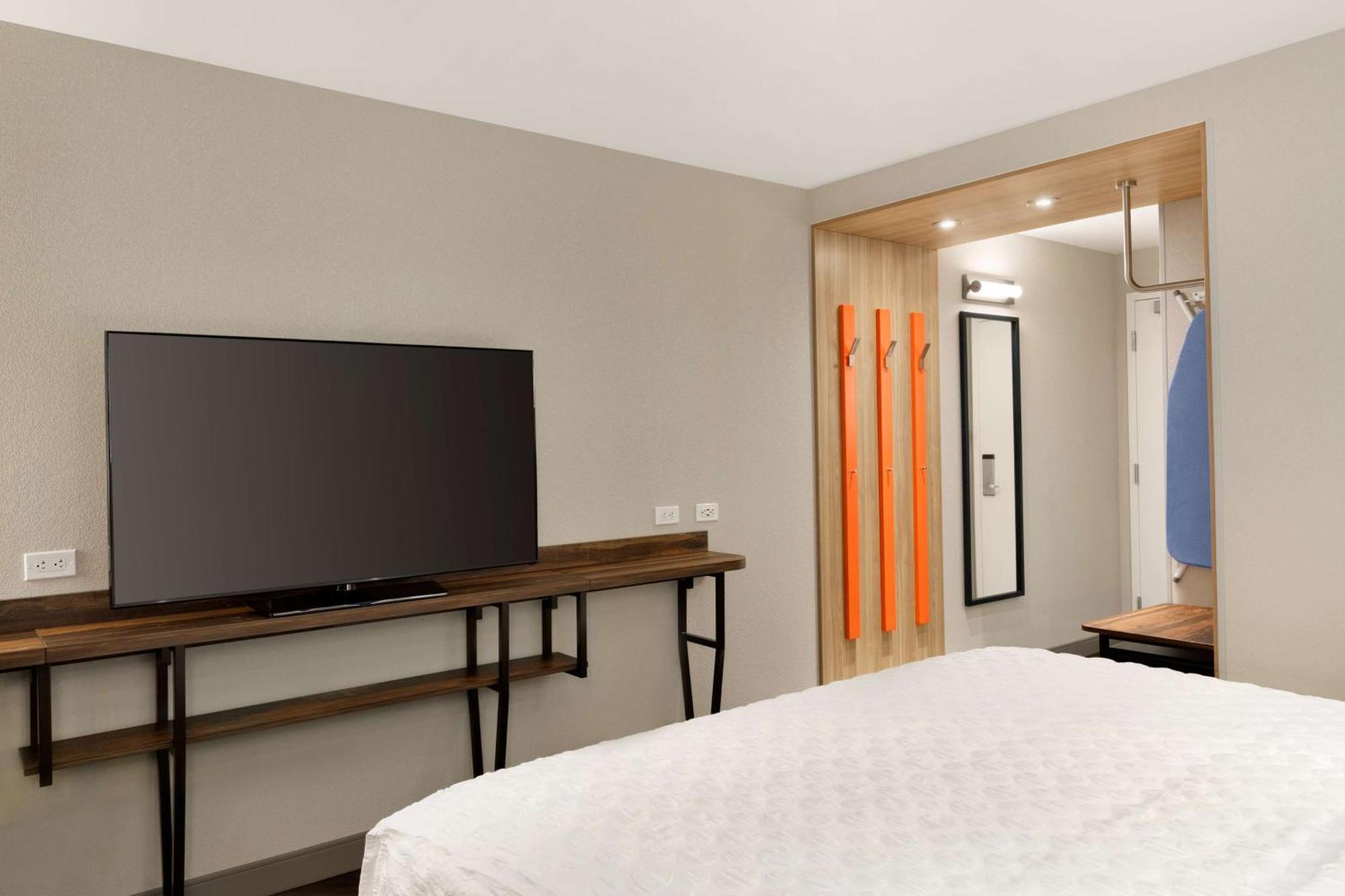 Tru By Hilton Las Vegas Airport Nv Экстерьер фото